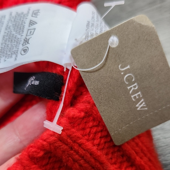 NWT Adorable Women's Red Beanie Hat w/ Pom - Picture 3 of 7